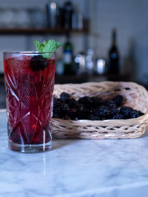 BLACKBERRY & ELDERFLOWER SPRITZ (NON-ALCOHOLIC)