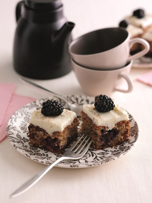 Blackberry and cinnamon sponge squares