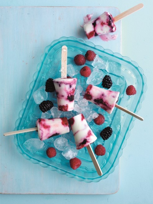 Summer berry swirled lollies