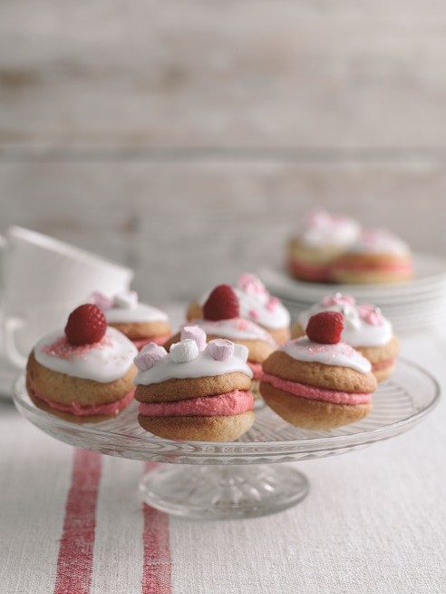 Very berry whoopies