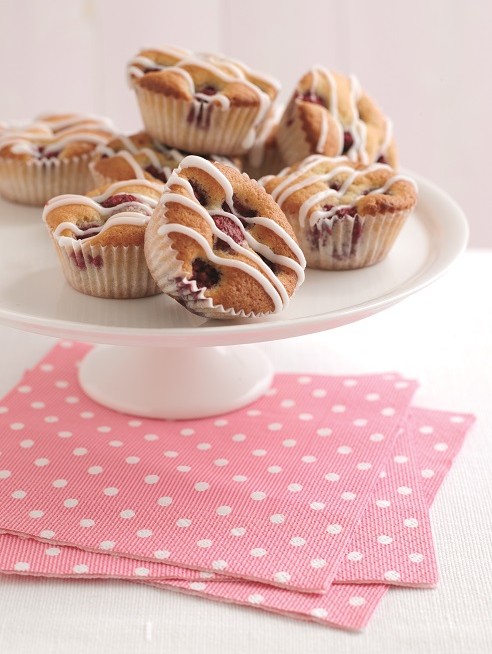 Raspberry iced fancies