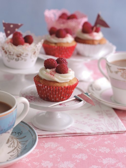 Raspberry cream cupcakes