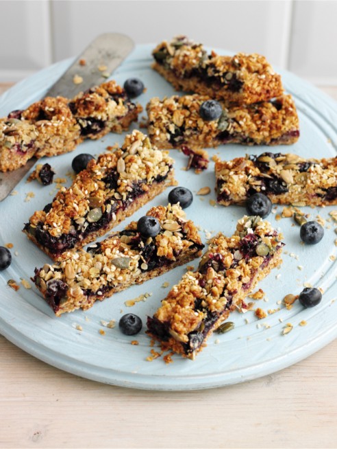 Blueberry muesli bars