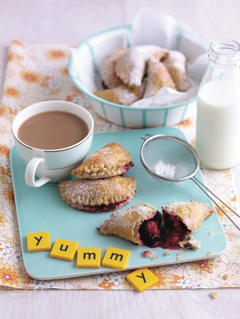 Mini berry pasties